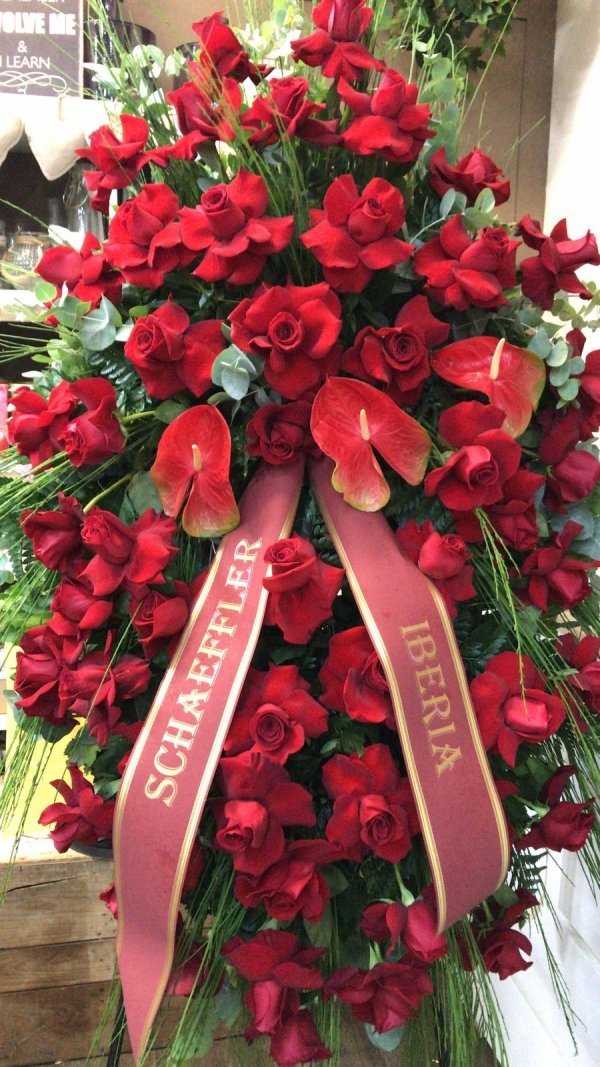 Corona difunto rosas rojas