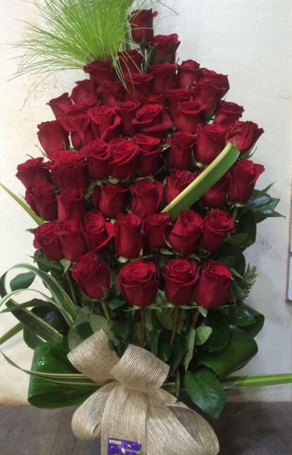 Centro de 50 rosas rojas